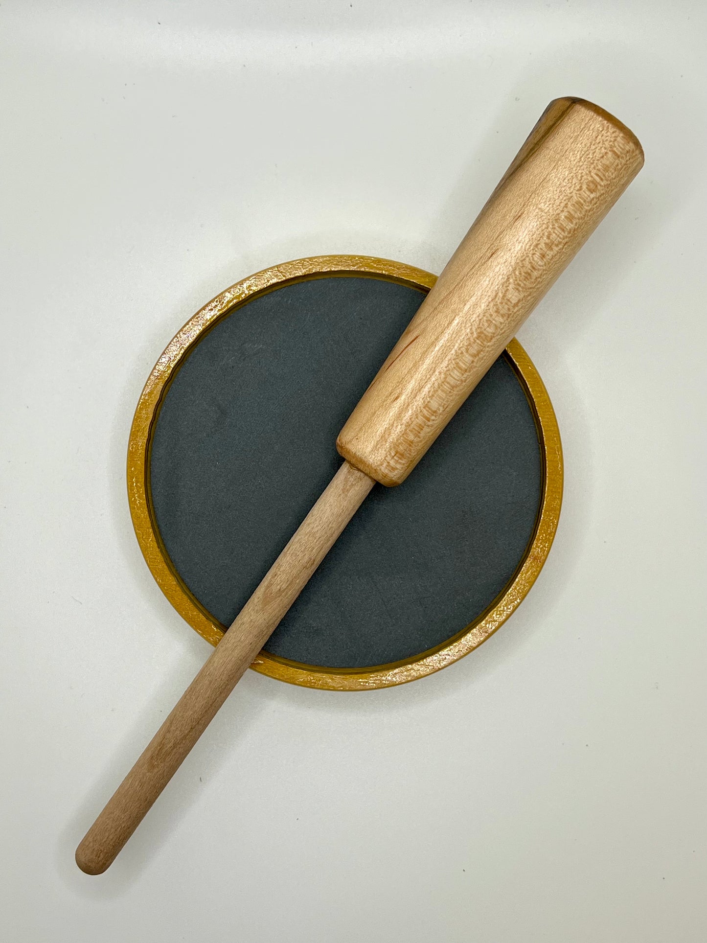 Osage Orange Pot Call. Up close with Red Viper Game Calls logo and slogan “Bring ‘em Into Striking Distance” engraved on an anodized aluminum coin that is inlayed in the center of the call. Great looking and sounding turkey call.